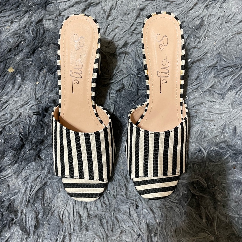 So Me Striped Black and Cream Sandals